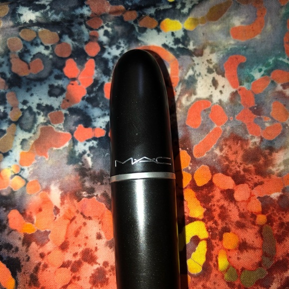 Mac Lipstick - Picture 2 of 3
